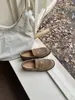 Sapatos Femininos Estilo College Retrô Outono 2025 Slip-On Bico Redondo Salto Baixo Cor Leopardo Mocassins Mais Fáceis de Combinar Sapatos Pequenos de Couro