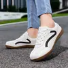 Sapatos masculinos de tamanho grande para comércio exterior, Tênis de treino alemão Temu, Tênis esportivos casuais de couro para outono, bico largo, para corrida barefoot