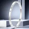 Pulseira de Aço Inoxidável Atacado Transfronteiriço Ouro 18K High-End Trevo de Quatro Folhas Joias que Não Desbotam Pulseira de Titânio Joias