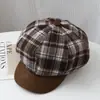 Chapéu octogonal xadrez de moda estilo coreano para mulheres, novo chapéu de artista para circunferência de cabeça grande, boné de jornaleiro estilo retrô de Hong Kong com aba de couro