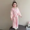 Conjunto de Otoño e Invierno para Niña con Felpa Adicional, Chaqueta con Capucha de Piel Sintética Patchwork Rosa Dulce para Niña, Pantalones de Pierna Ancha, Conjunto de Dos Piezas, Ropa de Invierno