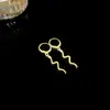 Patrón curvo simple hebilla de oreja de serpiente pequeña personalidad moda pendientes únicos nicho pendientes exquisitos de alta gama para mujer venta al por mayor