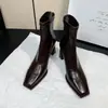 Botines elásticos de tacón alto con punta cuadrada elegante, tacón grueso, ajuste ceñido, con cremallera lateral, versión de piel de oveja, nuevos botines de tacón grueso de nicho para otoño e invierno para mujer