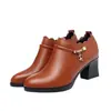 Zapatos para Madre Suela Suave Planos Cómodos para Mujer 2026 Otoño Nuevo Estilo Elegantes para Mujeres de Mediana Edad y Mayores Tacón Medio Piel Suave Tacón Grueso Zapatos Pequeños de Cuero