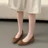 Sapatilhas Leopard Print Estilo Francês em Estoque para Mulheres, Novo Modelo de Verão, Sola Plana, Laço, Inspirado em Chanel, Leve, Sapatos de Uma Cor Raso
