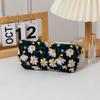 Bolsa de cosméticos lavable bordada con flor de margarita refrescante transfronteriza para mujer, estuche para lápices simple portátil, gran capacidad, estilo japonés, literario y artístico
