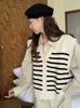 Estilo Coreano Outono e Inverno Novo Gola V Roupa de Baixo Estilo Preppy Cardigã de Tricô Listrado Colete Pequeno Colete Top para Mulheres