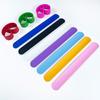 Anel de Pressão de Silicone Personalizado para Crianças e Estudantes Pulseira de Pressão com Impressão Autoenrolável Régua de Tapinha Pulseira de Tapinha Anel de Tapinha Pulseira