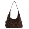 Bolso Tote de Leopardo de Moda para Viajes Diarios para Mujer 2025 Otoño Nueva Moda Exquisito Elegante Versátil Bolso de Hombro o Axila