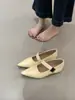 Sapatos Femininos Retro Bico Fino Salto Escondido 2026 Outono Novo Mocassins de Couro Macio com Tira Única para Pessoas Baixas Usarem com Saias Sapatos Individuais