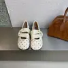 Zapatos versátiles de estilo francés para superponer en 2026 con suelas suaves, diseño de lunares de moda, para ropa exterior de mujer
