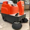 Varredora Autopropelida para Oficinas Industriais, Vias Municipais e Fábricas; Veículo de Limpeza Elétrico; Máquina de Lavar e Limpar Piso Ride-On
