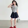 Conjunto Casual de Verão para Meninas 2026 Nova Camisa Polo Sem Manga Infantil Roupa de Verão para Meninas Conjunto de Duas Peças Saia Esportiva Shorts