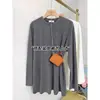 Camiseta Derong de Manga Longa que Cobre o Bumbum Branca Base para Mulheres Outono e Inverno 2026 Nova Blusa Espessa Escovada