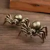 Adornos Pequeños de Metal Cobre Chapado Araña Adornos para Mascota de Té Pequeños de Cobre Vintage Adornos de Escritorio Artesanales Mango de Mano Venta al por Mayor