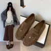 Mocasines para Mujer Versátiles Estilo Británico Versátiles Zapatos Otoño Persona Perezosa Zapatos de un Solo Uso Nuevo Retro Gamuza 2026 Completamente Cerrados Slip-on