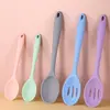 Colher de Silicone Colher à Prova de Vazamento Tamanho Grande e Pequeno Colher para Mexer Temperos Salada Peça Única Utensílios de Cozinha Abrangentes Esquema de Cores Nórdico