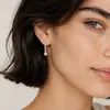 Joyería de Acero Inoxidable Popular Europeo Americano Nuevo Estilo Nicho Temperamento Aretes de Botón Chapados en Oro 18K Circonita Borla Aretes Largos Mujer