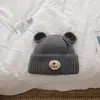 Chapéu de Lã Estilo Coreano com Orelhas de Urso Fofas para Mulheres no Outono e Inverno Espessado e Quente Versátil que Valoriza o Rosto Pequena Proteção para Orelhas Chapéu de Tricô