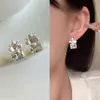 Brincos Quadrados de Diamante Florais da Moda com Design Exquisito, Gentis e Elegantes, Brincos de Luxo Leve com um Toque de Alta Qualidade, Acessórios de Orelha Doces e Modernos no Estilo Ins