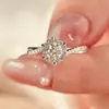 Anillo Abierto de una Fila con Brazo Retorcido, Microincrustado, Anillo de Boda para Mujer, Imitación Moissanita, Platino 950 Chapado, Diamante Completo, Seis Garras, Ocho Corazones, Ocho Flechas, 1 Quilate
