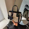 Bolso Pequeño Retro de Alta Gama Transfronterizo Nuevo Bolso de Mujer 2025 Bolso Cruzado Versátil de Moda Bolso de Mano de Moda Bolso Cubo