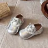 Acabamento de Flor de Renda Francesa Sapatos Pequenos de Couro 2026 Nova Coleção Primavera/Outono Versão Coreana Sapatos de Princesa com Laço Sapatos de Solado Macio