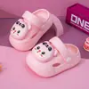 Nuevos Zuecos de Verano para Niños de Marca con 26 Años, Antideslizantes, Suela Suave, Pantuflas Gruesas para Interiores, Zapatos de Playa