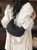 Bolso de hombro elegante y casual, nuevo bolso de hombro tejido de color liso, bolso tote moderno y versátil, bolso en forma de media luna, al por mayor
