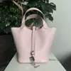Cesta de Verduras Artesanal Hecha a Mano con Hilo Encapsulado de Cuero de Vaca de Primera Capa Personalizada de Fábrica con Herrajes Completamente de Acero Borde Untado con Aceite Cepillado Portátil Forma de K Artesanal