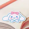 Broche de Acrílico Lindo de Dibujos Animados Perro Canela al por Mayor, Decoración para Bolsos, Parche Insignia Personalizado para Estudiantes, Pequeños Accesorios