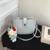 Bolso Cruzado de Hombro Tipo Cubo con Patrón de Lichi, Estilo Coreano Nuevo de Nicho Transfronterizo para Mujer, Bolso Cruzado Versátil de Lujo de Alta Gama para el Trabajo
