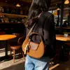 Bolso de Mano Simple de Alta Gama 2025 Otoño e Invierno Nuevo Versátil Diseño de Nicho Retro Bolso de Hombro Cruzado Único