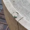 Anillo Sencillo con Diseño de Nicho Esmalte Verde Temperamento Anillo para Mujer Personalidad Lujo Ligero Moda Nuevo Índice Chino Meñique Accesorios