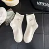 Meias de cachorrinho de outono para mulheres, meias de algodão para primavera e verão com bordas dobradas, meias fofas bordadas com desenhos animados de cano médio, versáteis