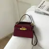 Bolso de Mano Kelly de Alta Gama, Moderno, Retro, Versátil, Elegante, para Viajes Diarios, Bolso Cuadrado Pequeño, Bolso de Hombro de Platino para Mujer, Bolso Cruzado