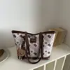 Bolso Tote de Hombro con Estampado Retro Texturizado para el Trabajo Moda Europea Americana Mujer 2026 Nuevo Elegante Bolso de Gran Capacidad