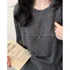 Colar Longo com Pingente Geométrico Ins de Prata Estilo Coreano para Mulheres, Corrente Versátil Simples para Suéter do Dia a Dia, Acessório de Design de Nicho