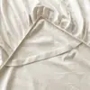 Nova Saia de Cama de Flanela de Algodão Cobertura de Cama Espessada Peça Única 100% Algodão Simples Antiderrapante Estilo Coreano Lençol de Cama Universal para Todas as Estações