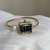 Reloj pulsera de perlas vintage para mujer, lujo ligero, exquisito, simple, elegante, versátil, reloj de cuarzo, accesorio para la mano
