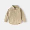 Roupas para Meninos Tops Infantis para Crianças Maiores e Bebês Nova Coleção Primavera e Outono 2026 Camisas de Manga Longa Lisas para Meninos Tendência