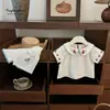 ¡Novedad de Verano Casual! Conjunto elegante de dos piezas para bebés niñas: camiseta de muñeco de tomate bordada estilo bosque y pantalones cortos