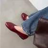 Sapatos slip-on estilosos 2026 confortáveis, primavera e outono Mary Jane retrô francês leves baixos vermelhos rasos novo modelo