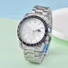 Reloj de Hombre de Cuarzo Multifuncional de Seis Pines Conmemorativo Europeo Serie Speedmaster Sol, Luna y Estrellas Nueva Moda 2025