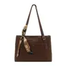 Bolso Tote de Moda Retro Bolso de Axila para Mujer 2025 Nuevo Trabajo Desplazamiento Diseño Nicho de Alta Gama Más Fácil de Combinar Bolso de Mujer