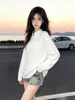 Camiseta trendy de estilo japonês, personalidade nicho, manga longa, abotoada, para mulheres, nova coleção de outono, top solto casual versátil estilo preguiçoso