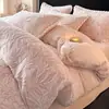 Colección de otoño e invierno: juego de ropa de cama de terciopelo de leche de cuatro piezas, funda de edredón de forro polar coral gruesa por ambos lados y juego de sábanas de franela de tres piezas