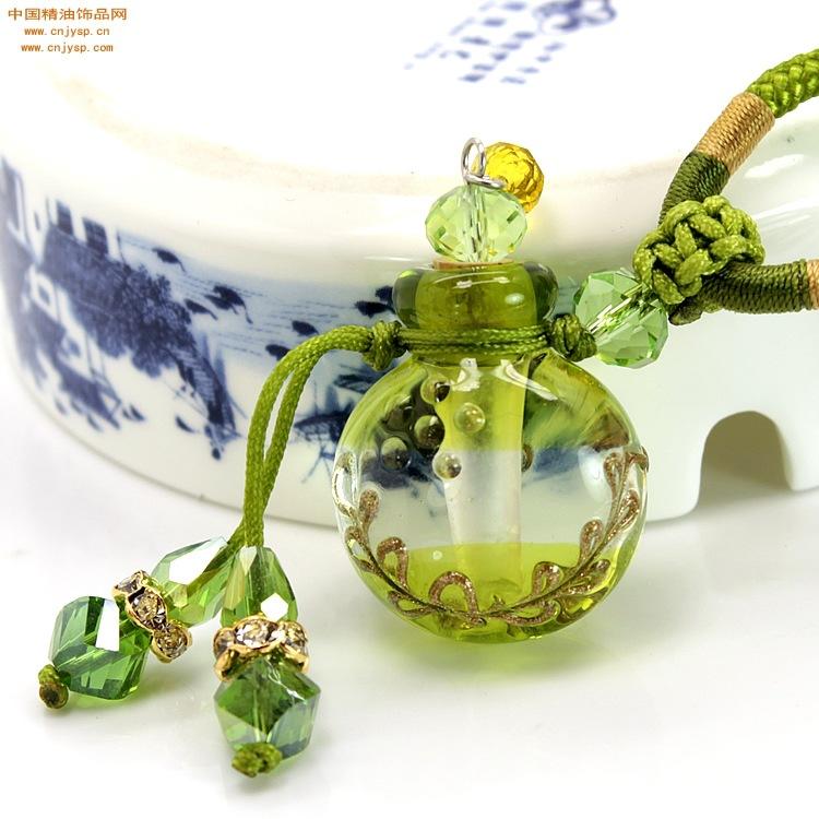 中国精油饰品网椭圆草绿色巴洛克细致双扣绳项链4.jpg