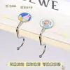 Gancho Creativo para Mochila Escolar Gancho de Acero Inoxidable sin Adhesivo de Dibujos Animados para Escritorio Gancho Móvil Desmontable para Bolso de Escritorio