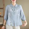 Blusa de estilo chino con cuello mao y botones modificados, camisa vintage con bordado pesado para mujer, nuevo producto de verano, top de algodón y lino de manga tres cuartos